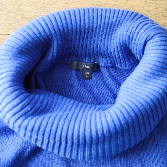 Gap Turtleneck - Picture 3 of 3